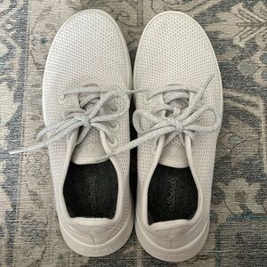 Women’s Allbirds sneakers size 8